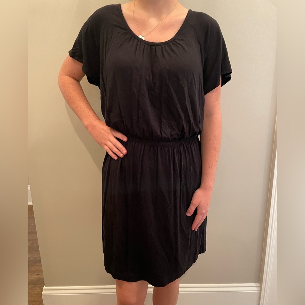 Black short sleeve GAP dress